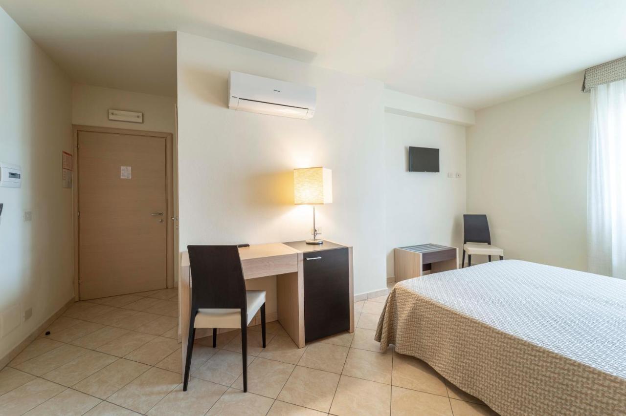 Hotel San Giuan Альгеро Экстерьер фото